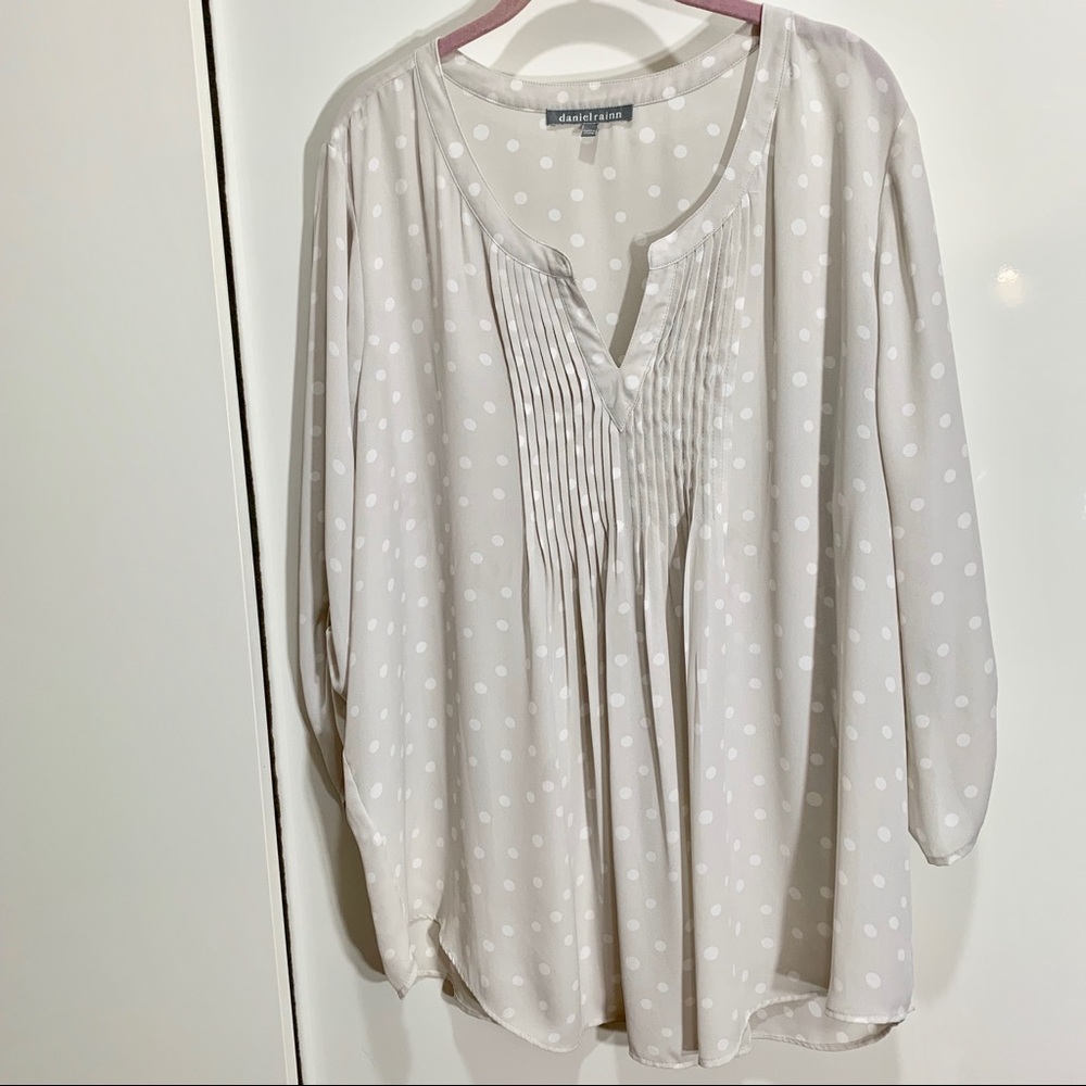 Polka dot blouse XL